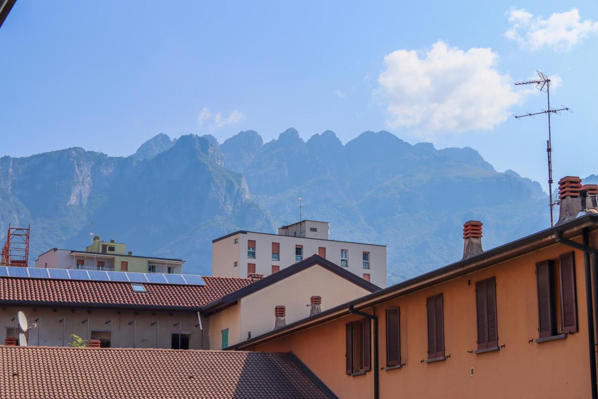 Casa Ardo Wifi & Free Parking In Lecco Center Leilighet Eksteriør bilde